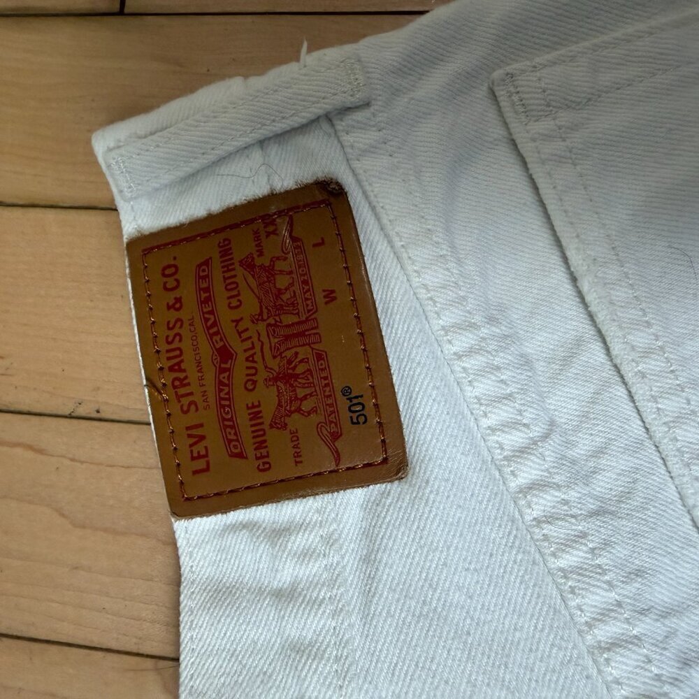 LEVI'S Premium Denim Jean Shorts Distressed White Size 31 - Picture 9 of 12